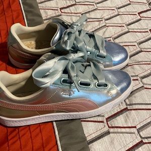 Barely worn Women’s Pumas